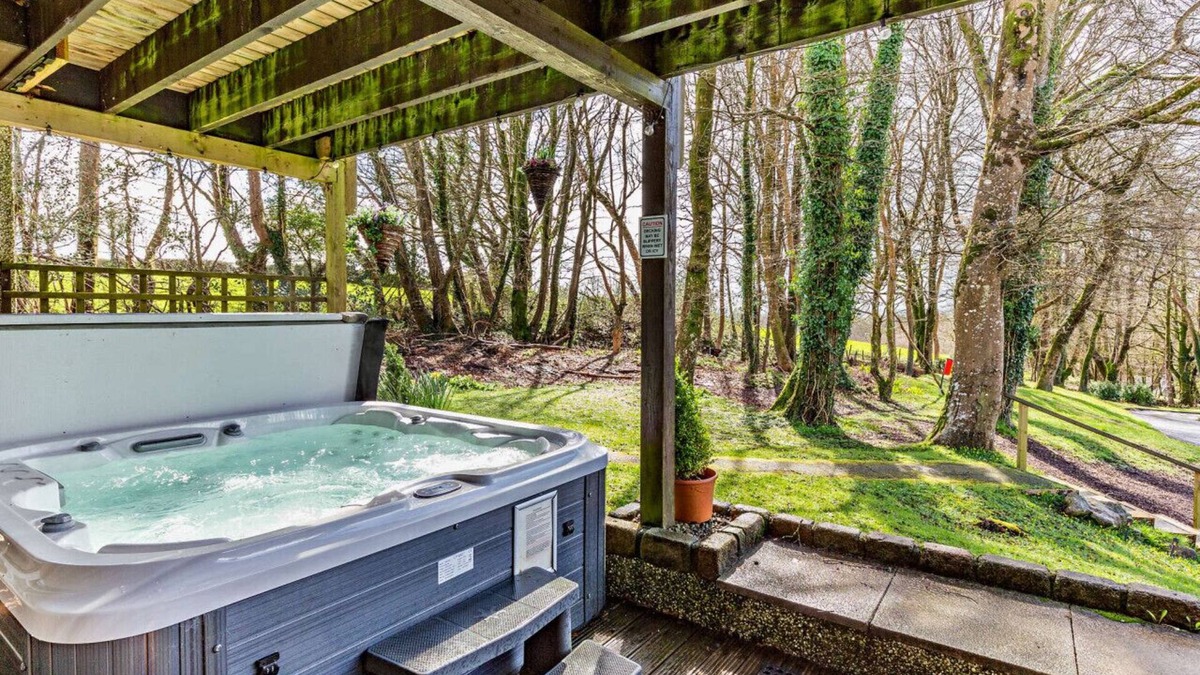 Luckett House | Treetops Lodge - Three Bedroom House, Sleeps 6