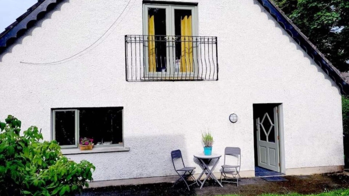 Newtownabbey Apartment | Treetops Loft: TouristNI , approved property situated near Belfast.