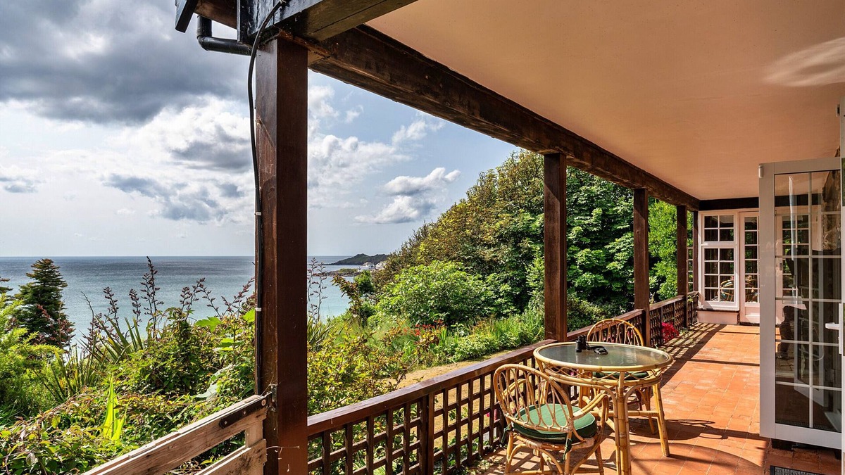 Coverack Ski Chalet | Tregatreath
