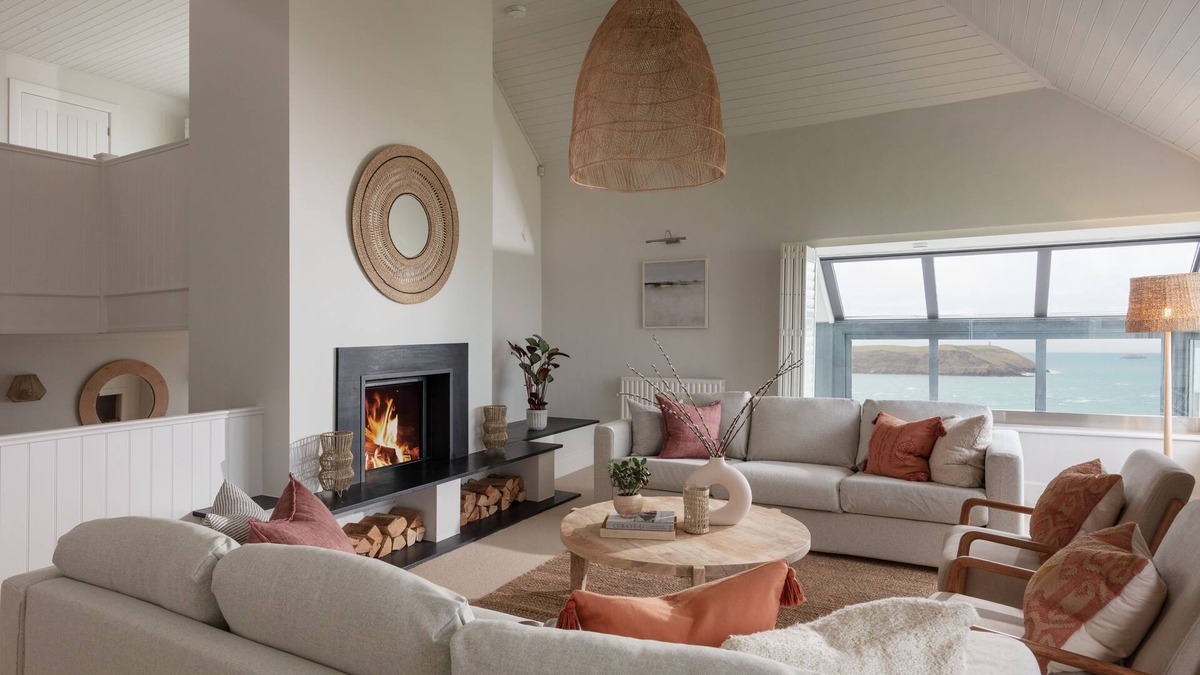 Trebetherick House | Tregirls - Polzeath - ocean view, cliff top property sleeping 10
