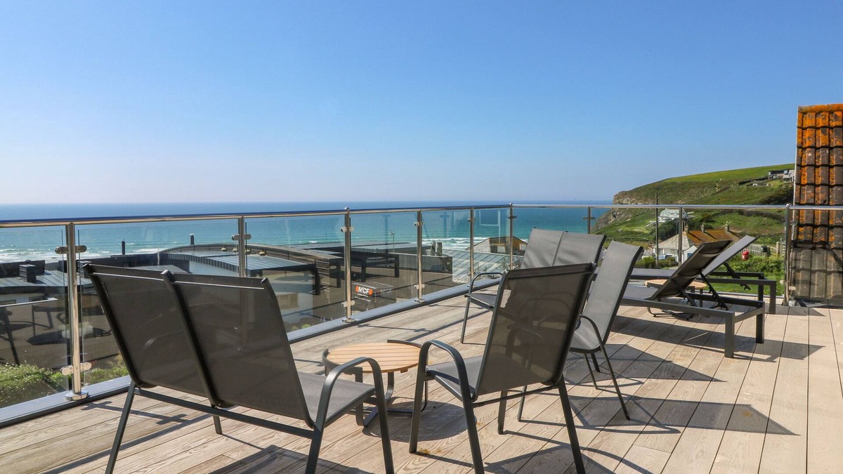 Trenance House | TRELAWNS, family friendly, character holiday cottage in Mawgan Porth