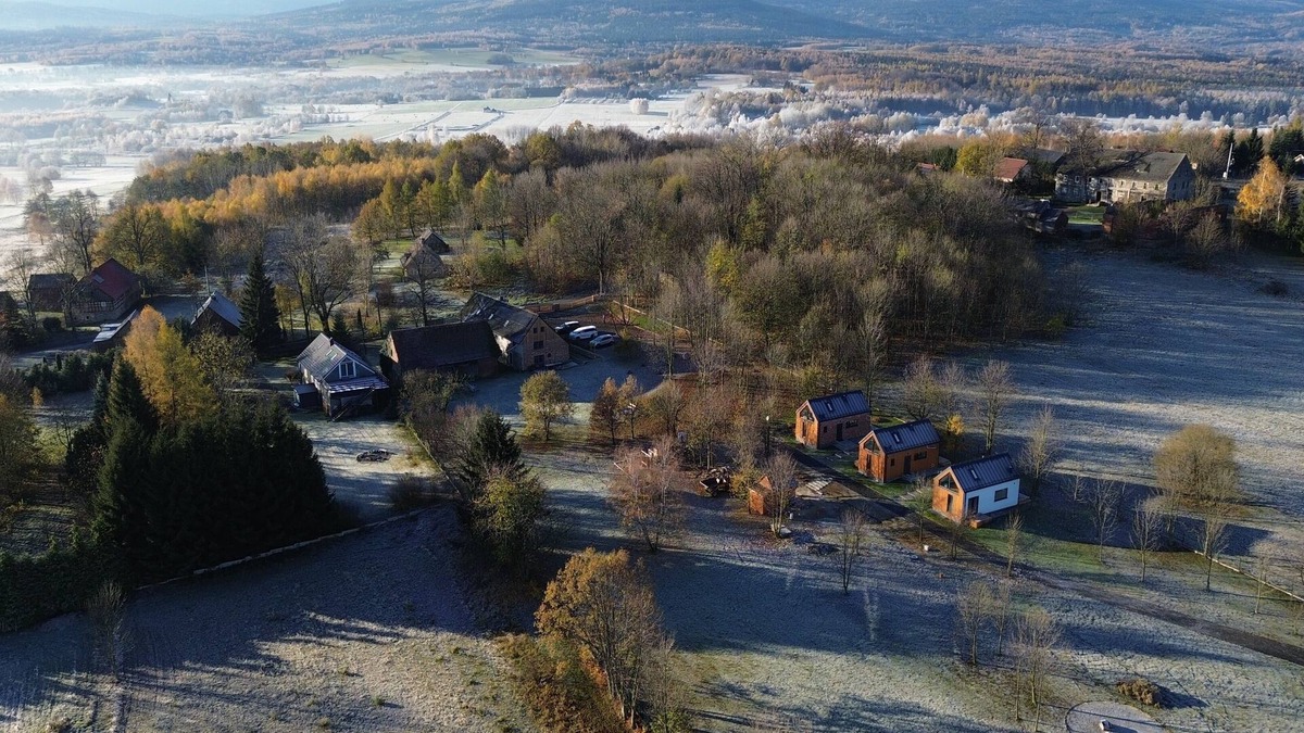 Mirsk House | Tremendous 200 years old 4-bedroom house in the midle of the mountains in Grudza