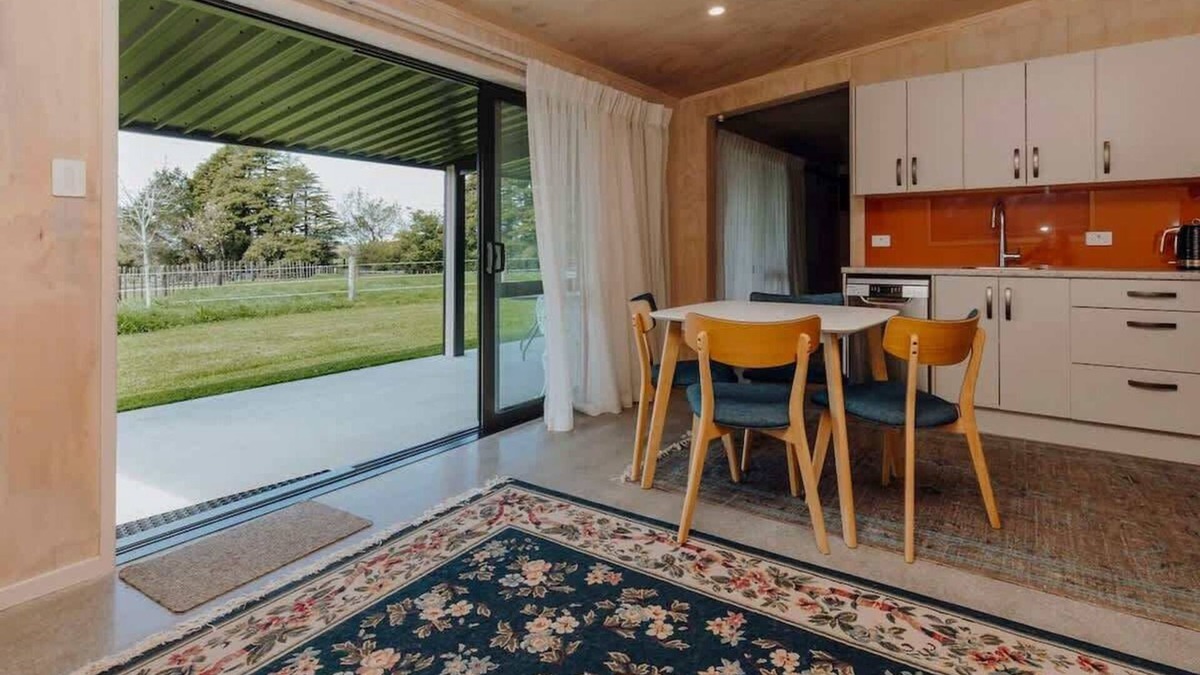 Rewa House | Tremorne Stay - the ultimate cosy couple cottage