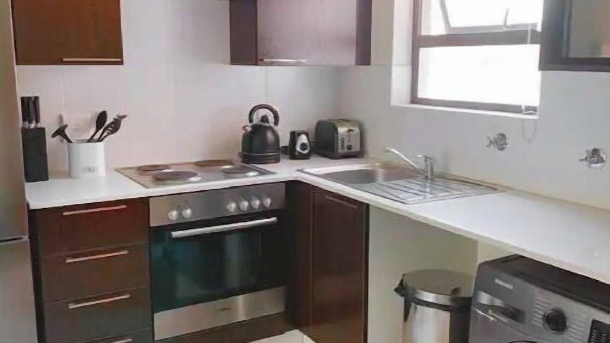 Lone Hill Apartment | Trendy 1 Bed Apartment - Secure and Private