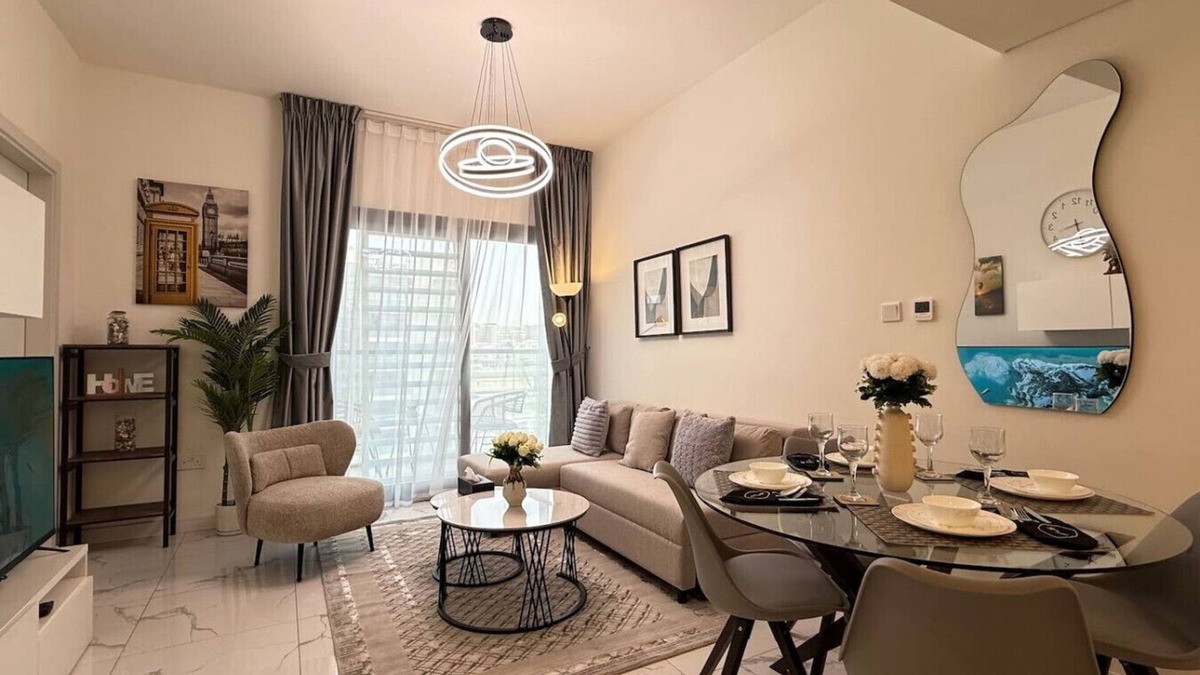 Al Raha Beach Apartment | Trendy 1BR with Pool & Gym in Raha Loft