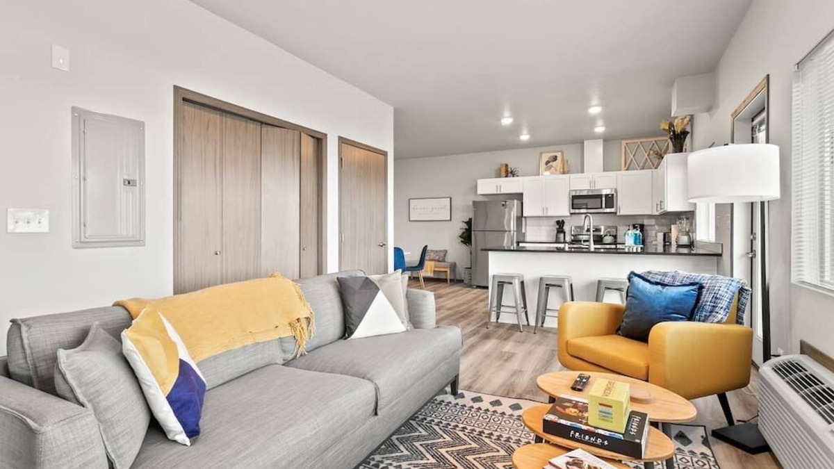 South Perry District Apartment | Trendy 2 Bed 2 Bath Near Perry Dist and Downtown!