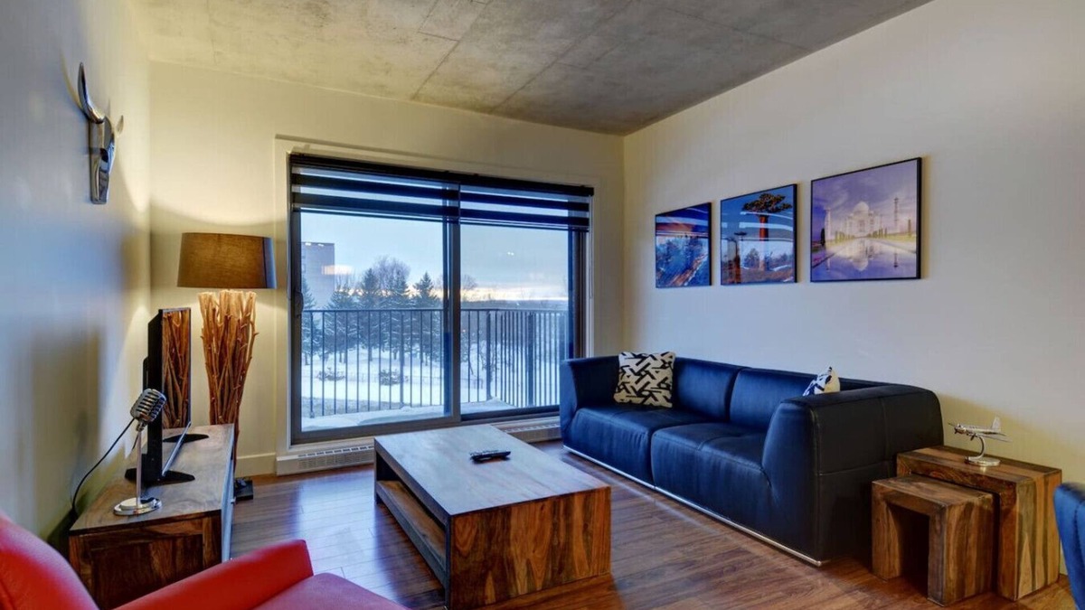 Cite-Universitaire Apartment | Trendy 2BR Apt with Pool, Near Place Sainte-Foy