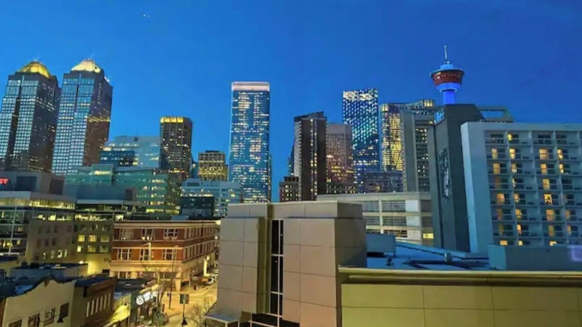 Beltline Condo | Trendy 2BR condo with downtown Calgary views, ideal for stylish getaways!