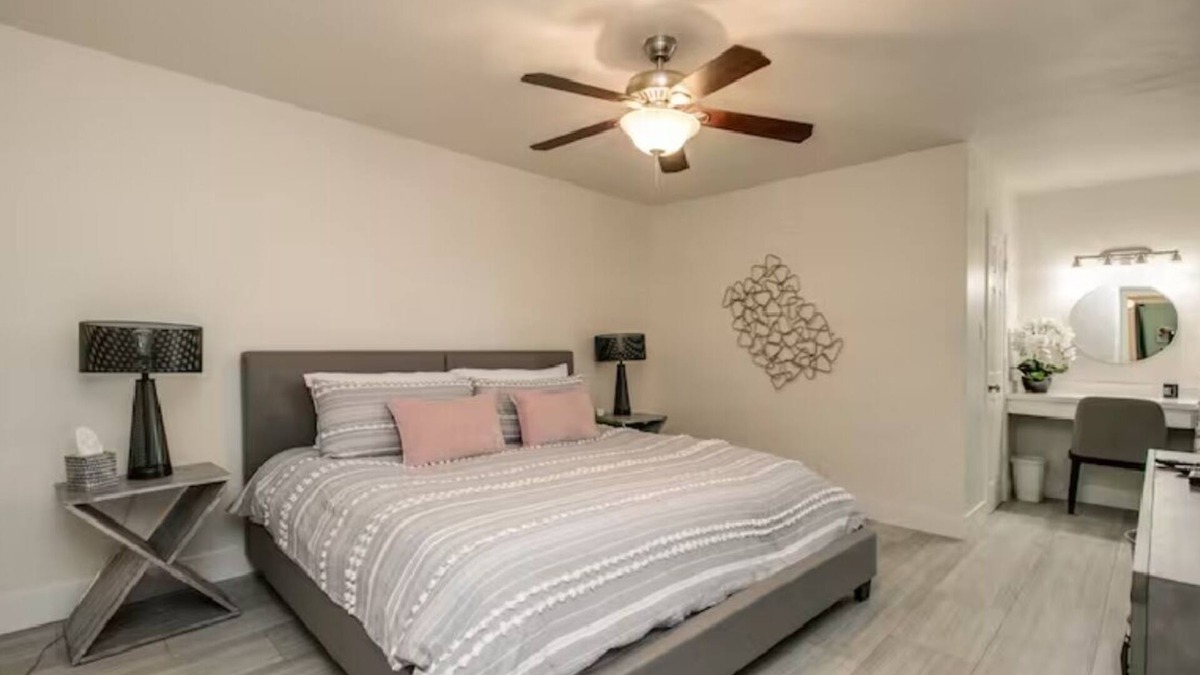 South Scottsdale Condo | Trendy and Cozy Condo in the Heart of Old Town Scottsdale!