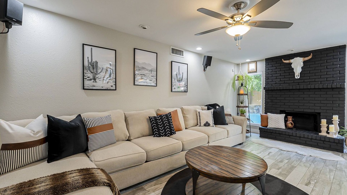 Dobson Ranch House | Trendy Desert Oasis Recently Remodeled