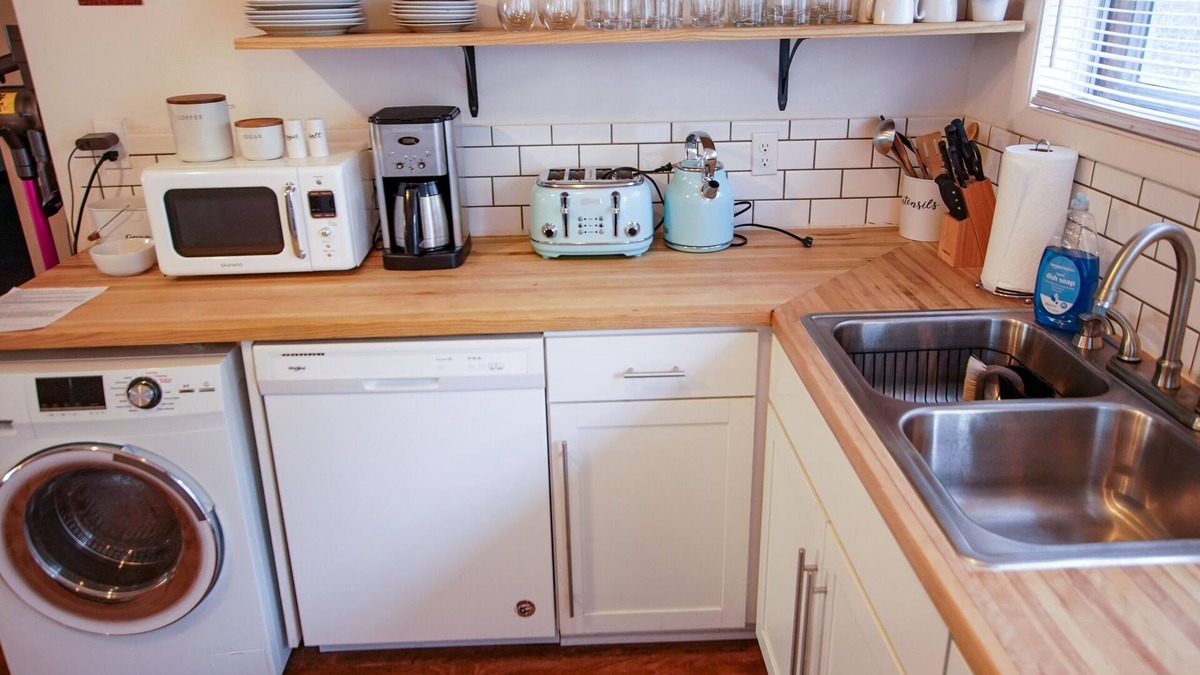 Cleveland Park House | Trendy East Nashville 2bd/1bth