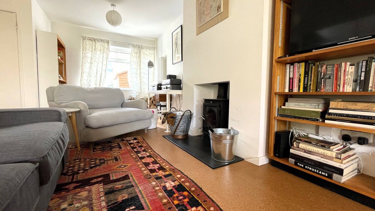 Easton House | Trendy Easton Escape with Parking