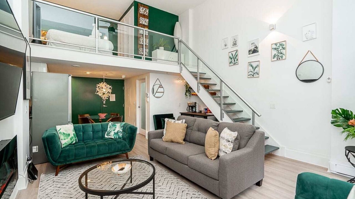 Downtown Vancouver Apartment | Trendy Loft in Downtown