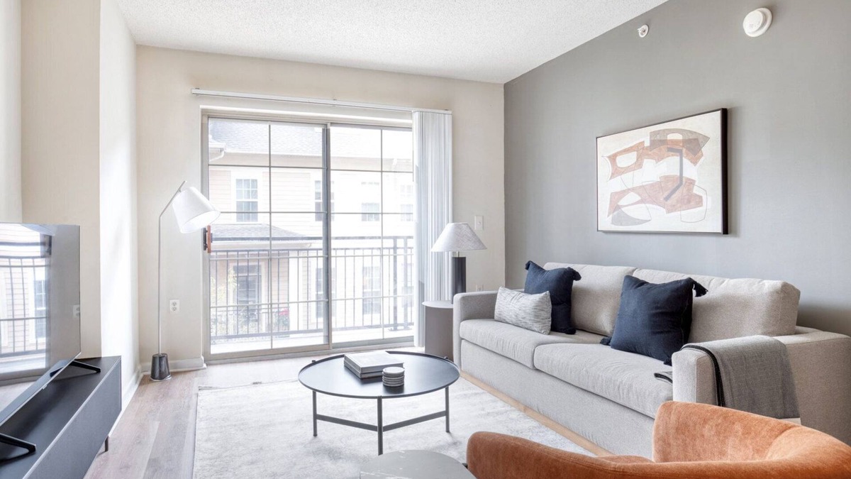 North Bethesda Apartment | Trendy North Bethesda 2BR w/W/D, Pool & Gym, nr Metro, by Blueground