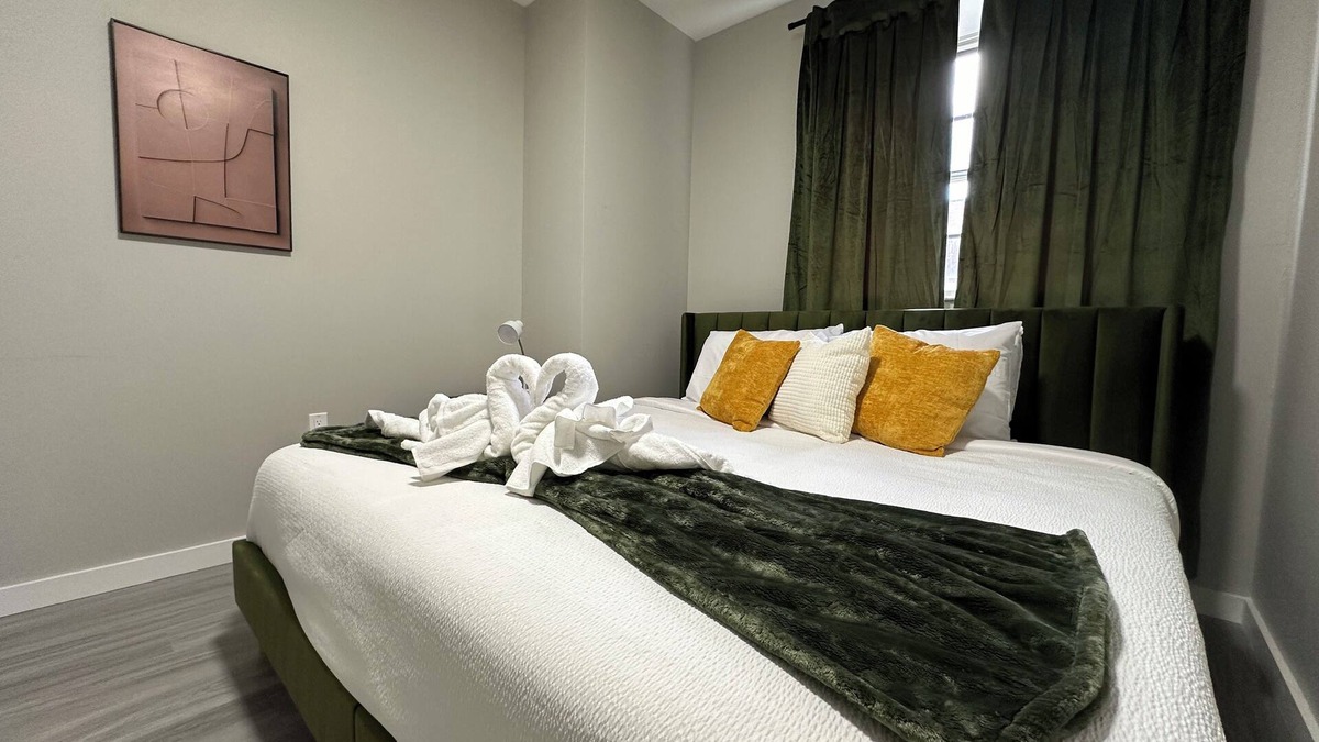 Albany Apartment | Trendy Parkside 2-bedroom with Private Entrance