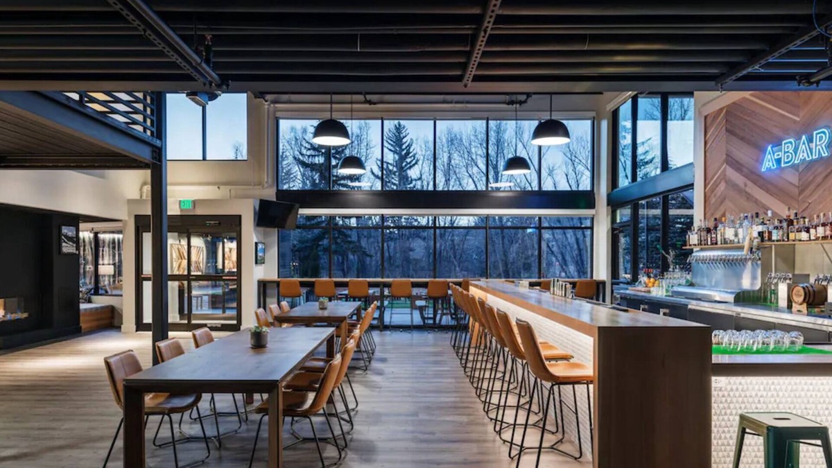 Silverthorne Hotel | Trendy Urban Escape – Boutique Hotel Feel with Walkable Access to Hotspots