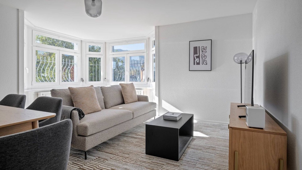 Sihlfeld Apartment | Trendy Wiedikon 4.5 Room w/Storage & W/D, 1 min to Market, by Blueground
