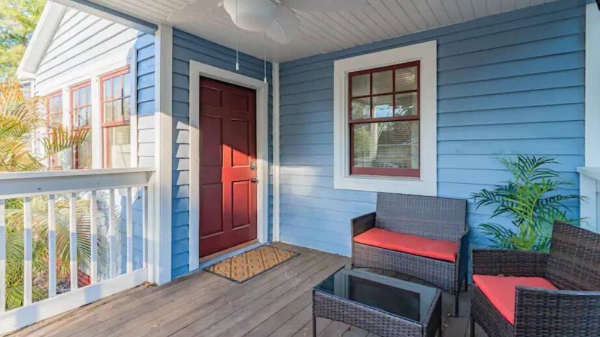 Seminole Heights House | Trendzy Suite - King Bed/HotTub - Close to Downtown and Foodie Hotspots
