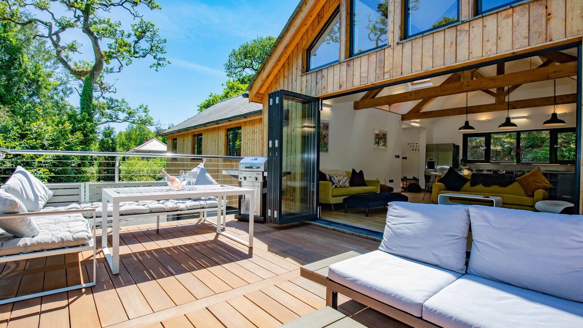 Truro Villa | Tresillian Lodge, Tresillian Lodge *Sauna*Hot Tub*Waterfront*privacy