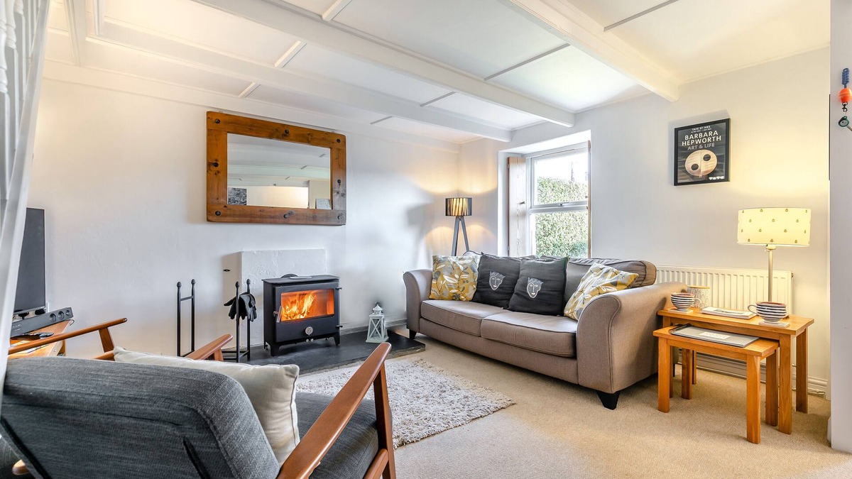 Pendeen House | Trevow - Three Bedroom House, Sleeps 4
