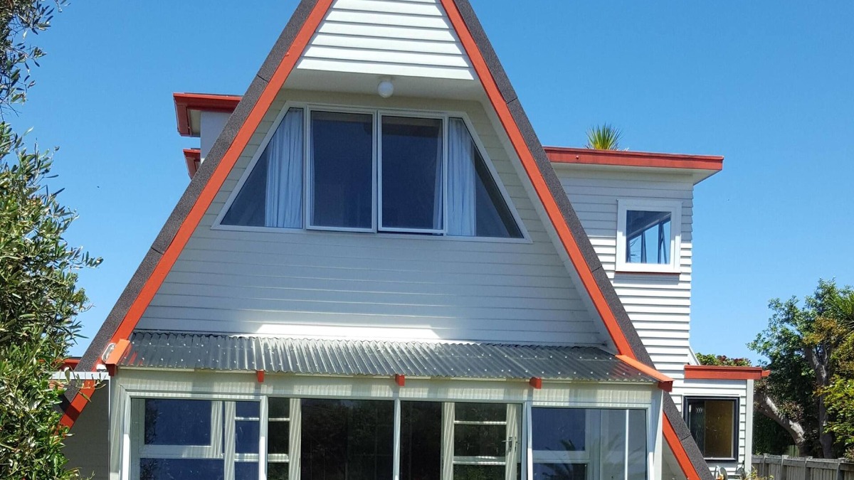 Paraparaumu Beach House | Triangle House at Paraparaumu Beach