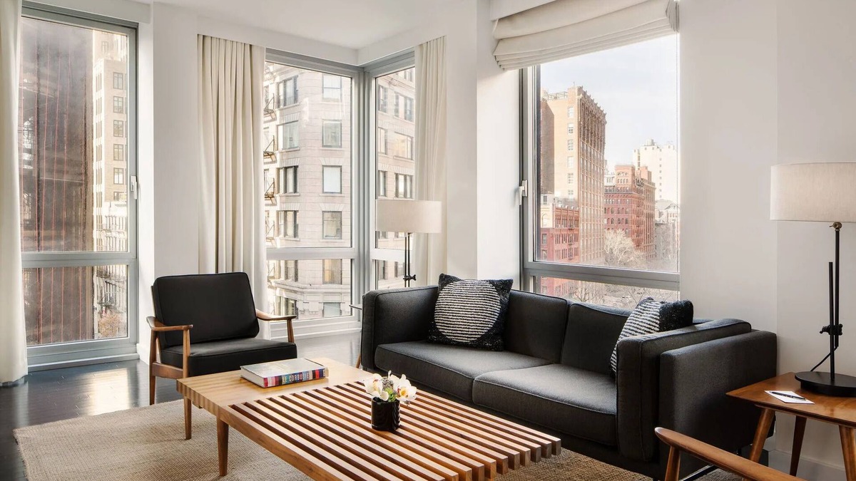Tribeca Hotel | Tribeca Suite at Smyth Tribeca, Near Rockefeller Center! Onsite Restaurant