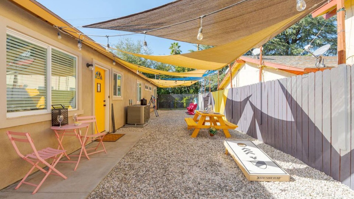 Redlands House | Tribune at Redlands, Arcade Hands