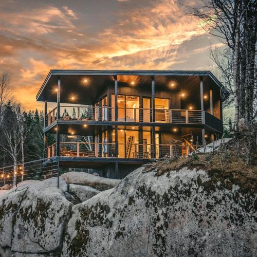 Lac Beauport Ski Chalet | Tricera - Panoramic View near Quebec City