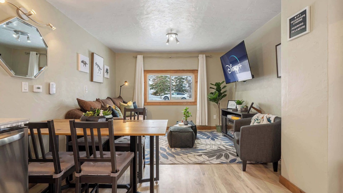 Drumheller House | Triceratops Landing | Cozy & Family-Friendly Home!