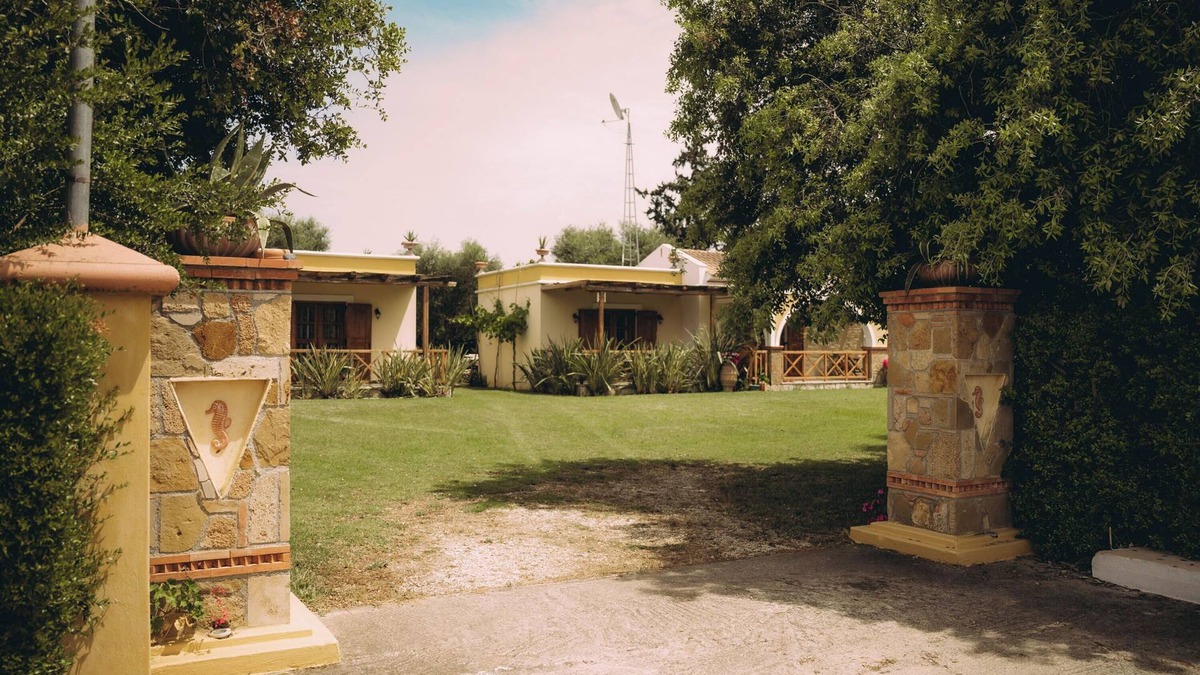 Ilida Apartment | Trikalioti's Lush Estate Apt Artemis, Palouki, Greece
