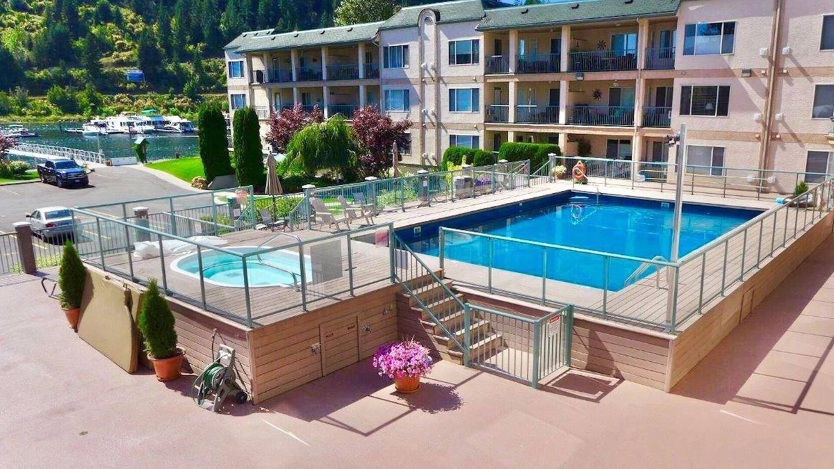 Sicamous Condo | Trinity at the Riverside -Legal & Licensed 2 bed 2 bath + boat slip