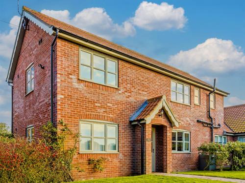Irstead House | Trinity House