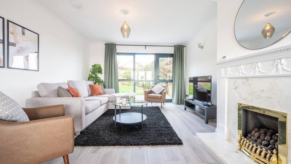 Caerleon House | Trinity View by Tŷ SA - Beautiful 5 bed in Newport