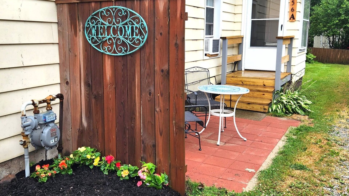 East Springfield Apartment | Triple Creeks-Lake Erie, Elk, Conneaut, Walnut creeks! Fish, Hike, Hunt - Enjoy!