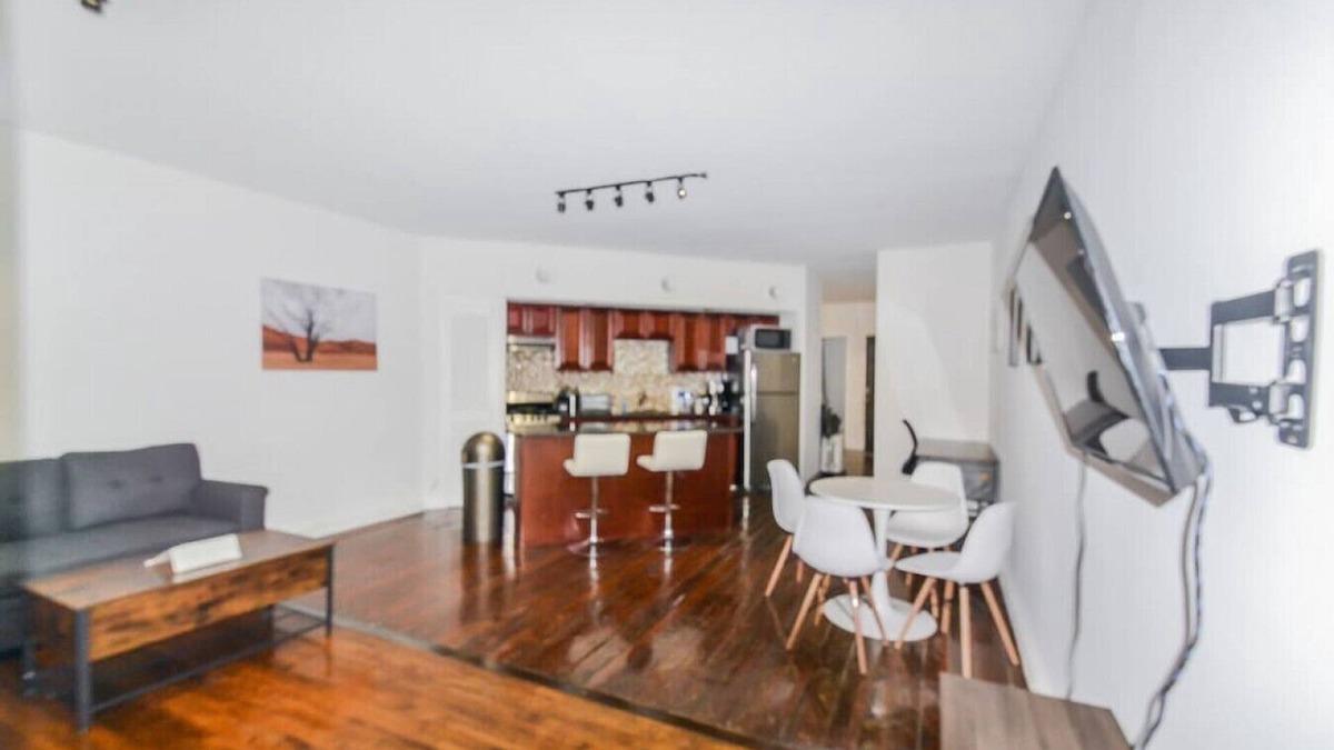 Old City Apartment | ☆ TRIPLE MINT GEM IN THE HEART OF OLD CITY ☆