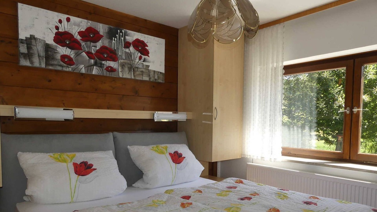 Obersensbach Cottage | Triple Room 2 without Balcony - Pension Holzerstube