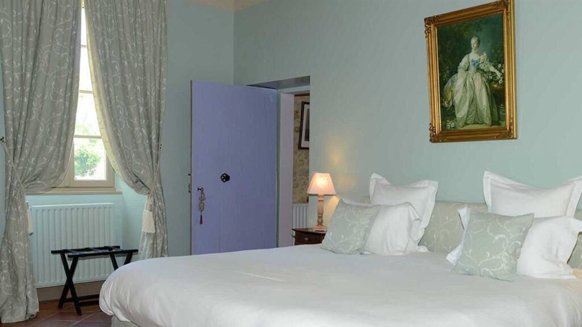 Saint Palais House | Triple room-Ensuite with Bath-Garden view