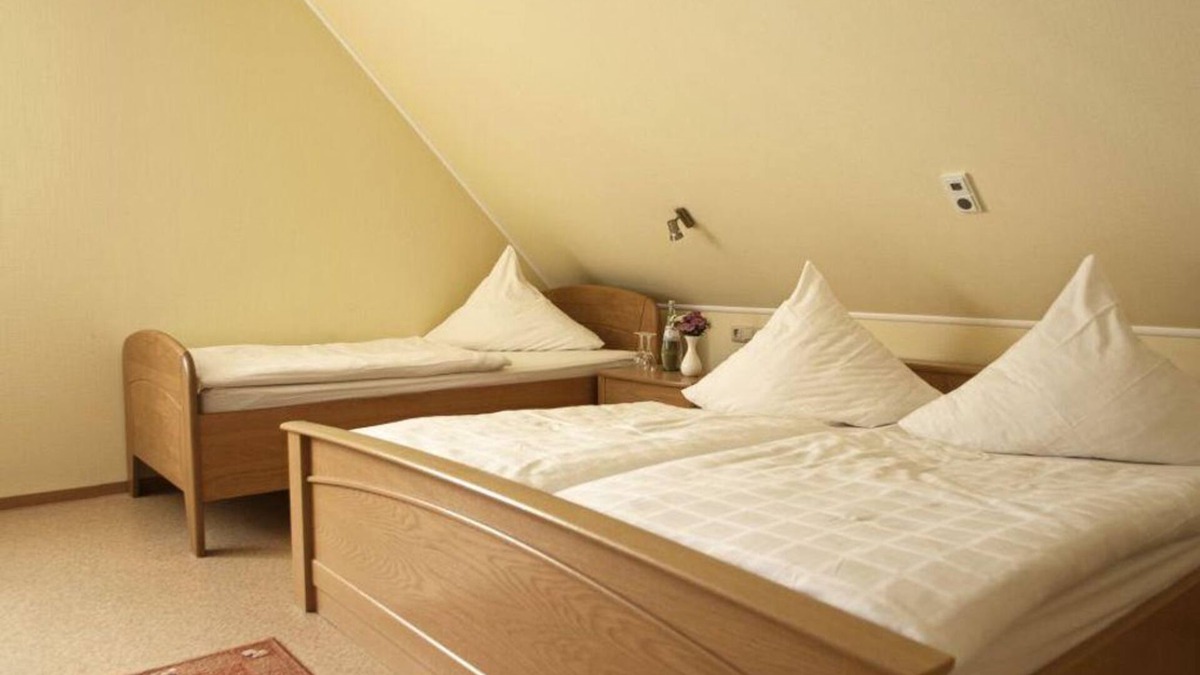 Winterspelt House | Triple Room - Hotel-Restaurant Haus Hubertus