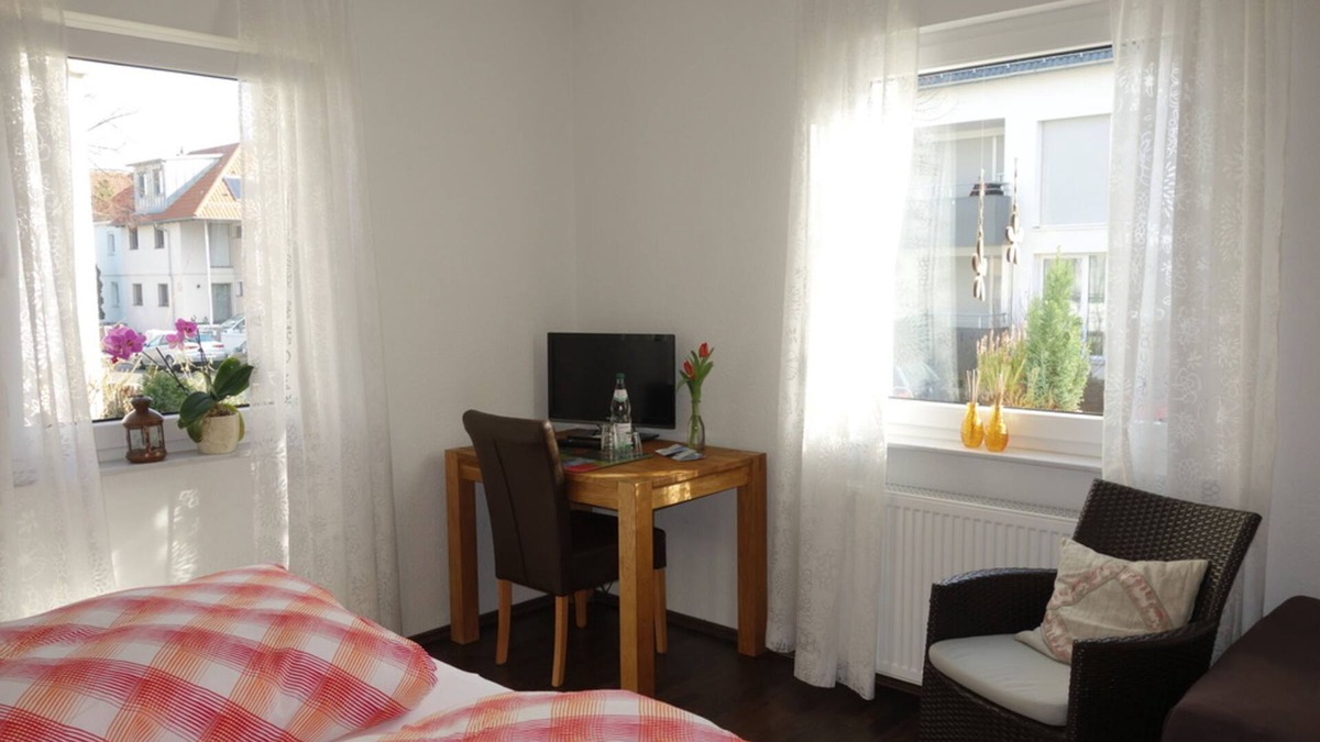 Neckarsulm Apartment | Triple room - Neckar berth