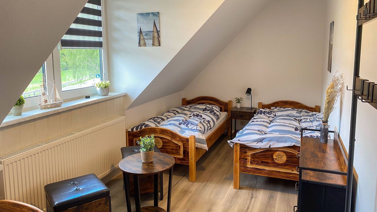 Leopoldshagen Apartment | Triple room Peenemünde for 3 pers. with WC/shower - Pension Tweete Heimat