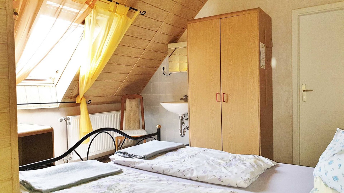 Hoyerswerda Cottage | Triple room - Pension Henze