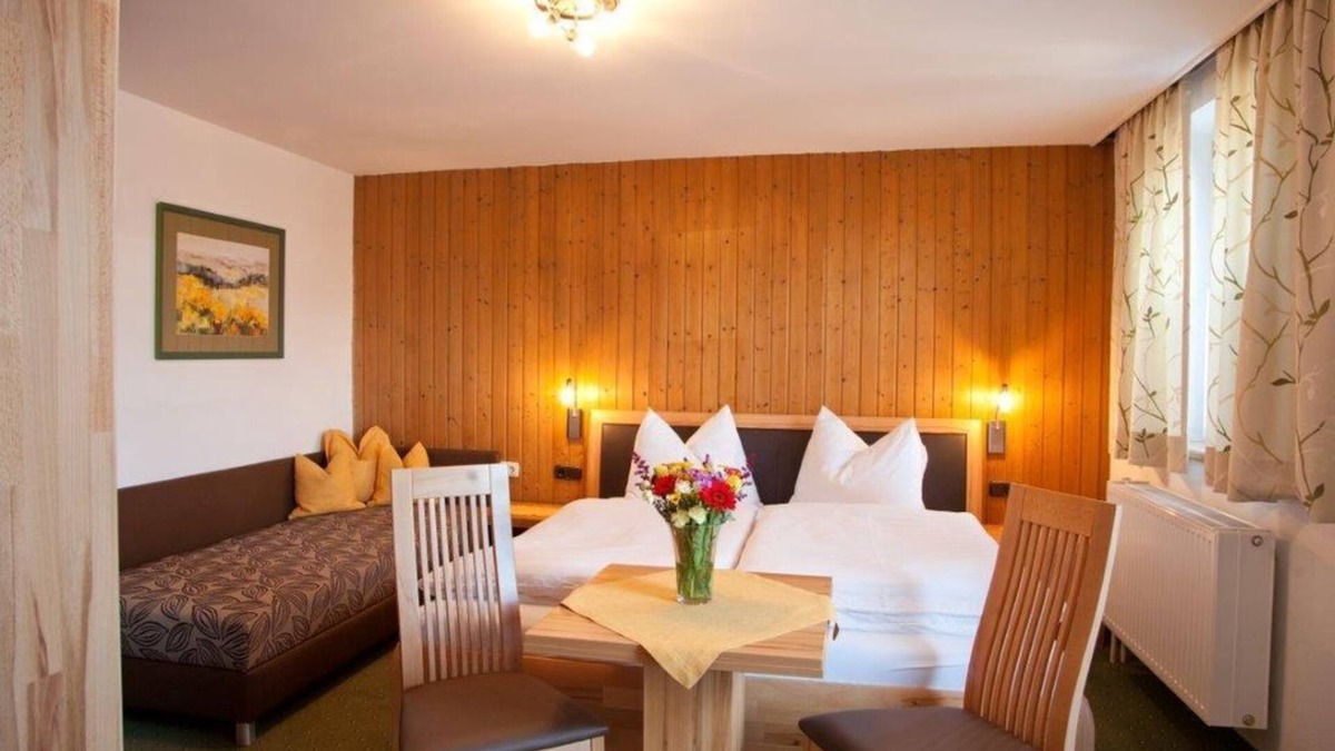 Faistenau Cottage | Triple Room - Pension Schierl