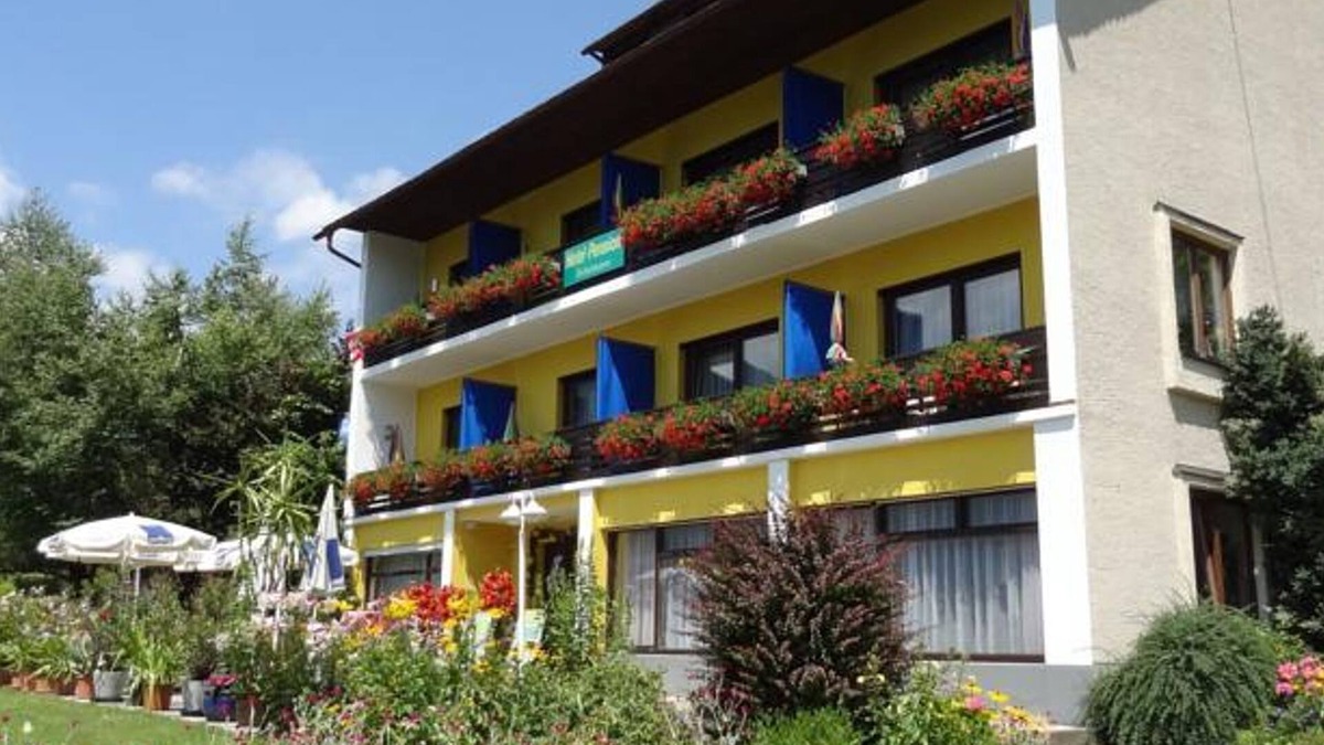 Ossiach Cottage | Triple room with balcony and lake view - Hotel-Pension Brönimann