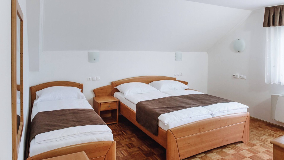 Zrece House | Triple Room with Balcony 3