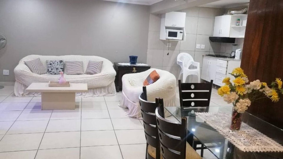 Bezuidenhout Valley House | Triple T guest house