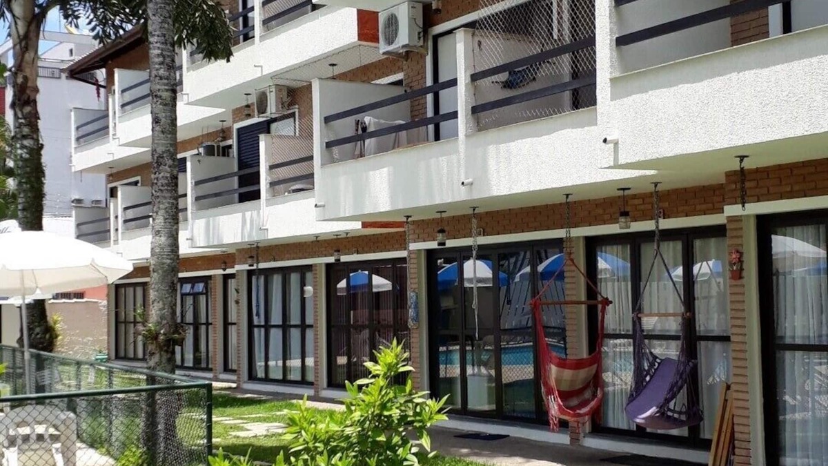 Toninhas House | TRIPLEX COND HOUSE, - 4DORM.-POOL-100 MTS FROM THE BEACH - AIR CONDIC