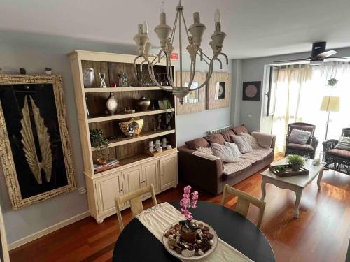 Latas Apartment | Triplex Deluxe con terrazas al Pirineo y Golf