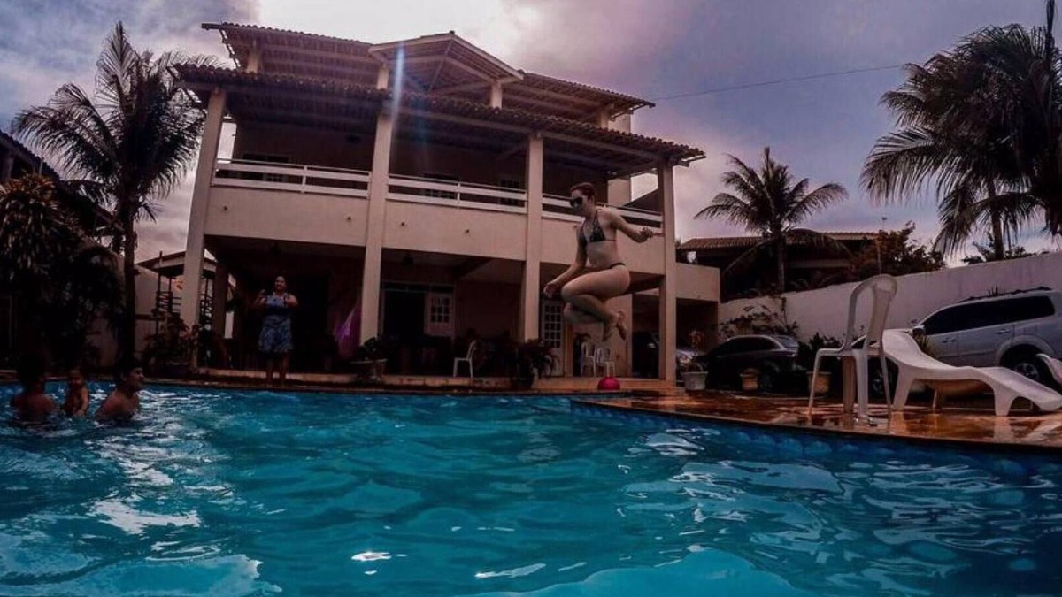 Porto das Dunas House | TRIPLEX MANSION 10 SUITES 55 BEDS NEXT TO BEACH PARK
