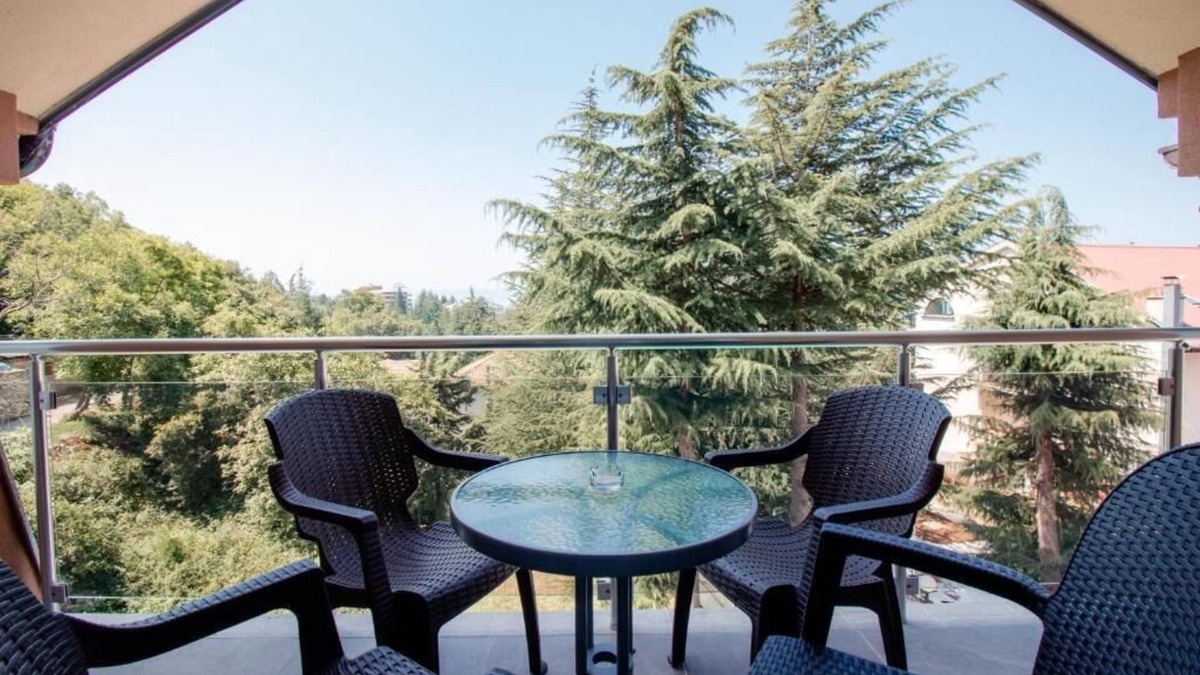 Ohrid Villa | Tripple Room with Balcony and Lake View in Konjsko-AC, TV, fridge, free parking