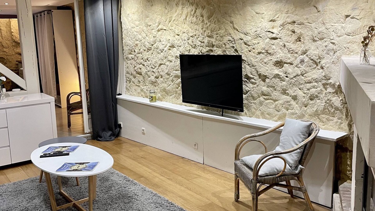 Vouvray Apartment | Troglodyte du Petit Coteau Dans le Centre de Vouvray